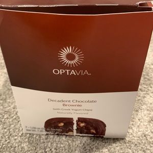 Box of optavia brownies. 7 packages. Expiration 4/2023